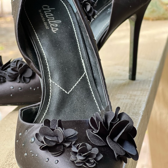 New Charles David Black Floral Stiletto 10 - Picture 2 of 9